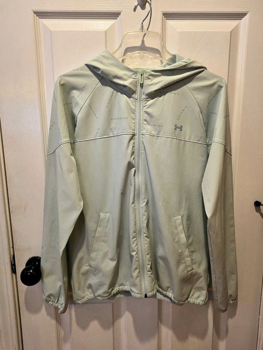 Under Armour Windbreaker
